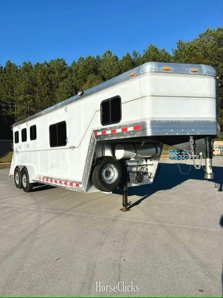 2002 Sidekick Trailers 2002 Gooseneck Horse Trailer