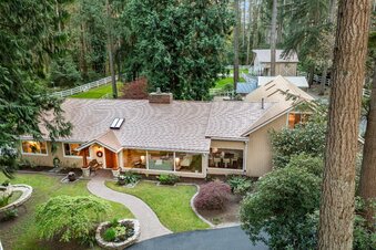 Enchanting Equestrian in the Heart of Kirkland Horse Country
