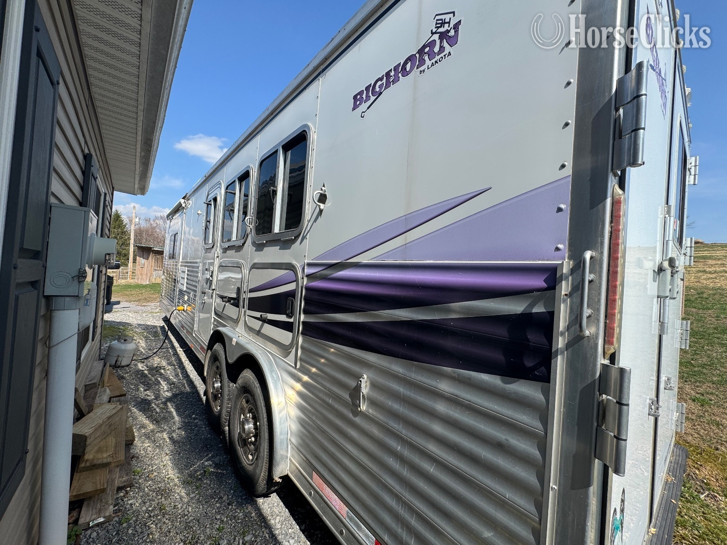 2012 Lakota Bighorn Gooseneck Horse Trailer - Horse Trailers