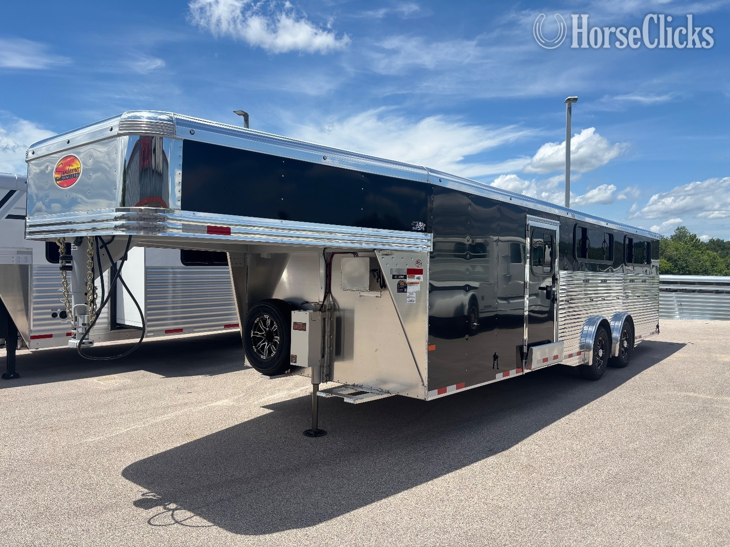2027 Sundowner Trailers Showman GT 10 Pen Gooseneck Livestock Trailer