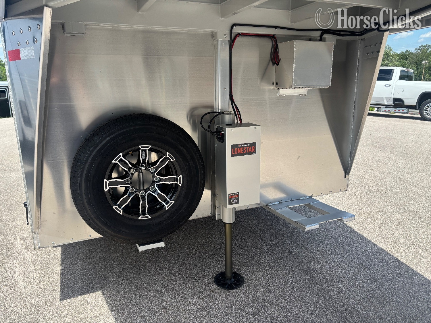 Missouri 2027 Sundowner Trailers Showman GT 10 Pen Gooseneck Livestock Trailer