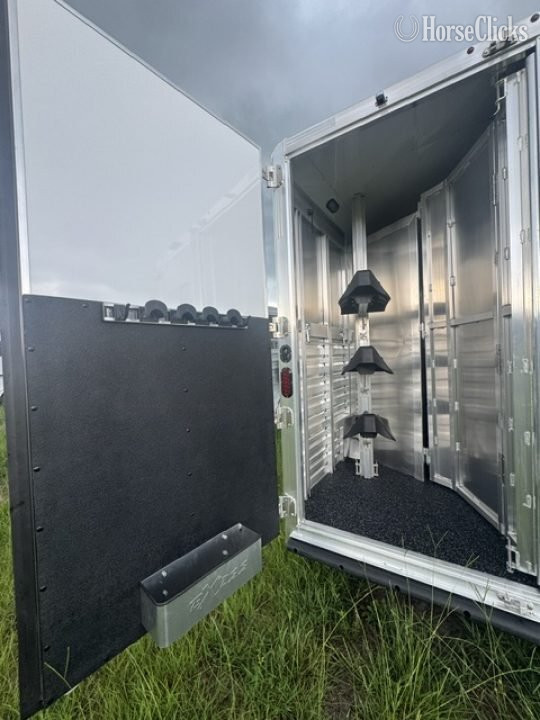 2026 Exiss Trailers Endeavor 8310 LQ Gooseneck Horse Trailer - Horse Trailers in Florida