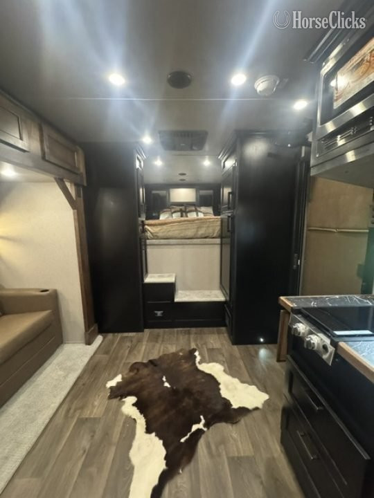 Horse Trailers - 2026 Exiss Trailers Endeavor 8310 LQ Gooseneck Horse Trailer in Florida