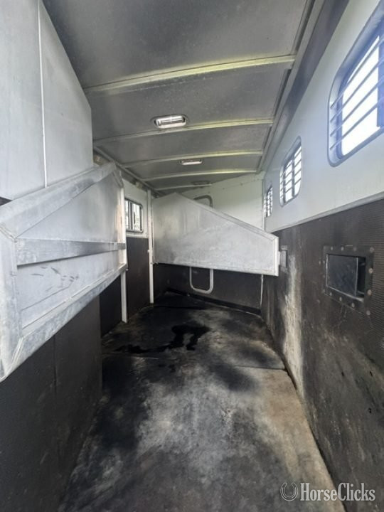 2004 Exiss Trailers 3H 9' LQ Gooseneck Horse Trailer Florida
