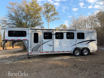 2006 Silver Star Trailers  Gooseneck Horse Trailer
