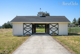 White Horse Ranch - Modern Farmhouse Living