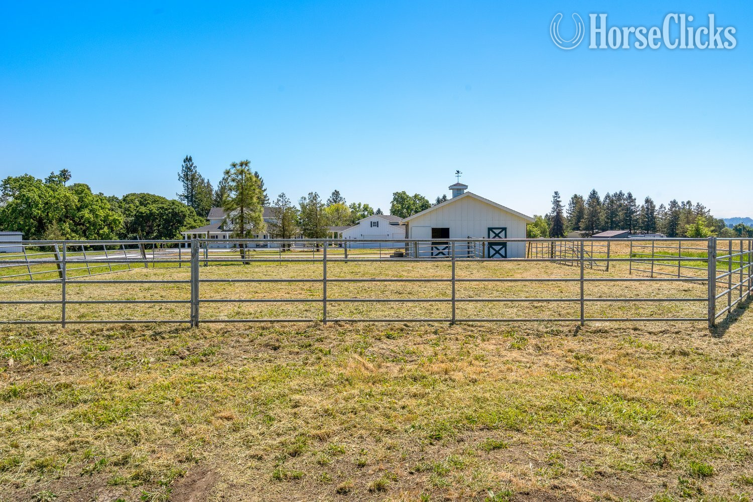 White Horse Ranch - Modern Farmhouse Living - Ranch in California