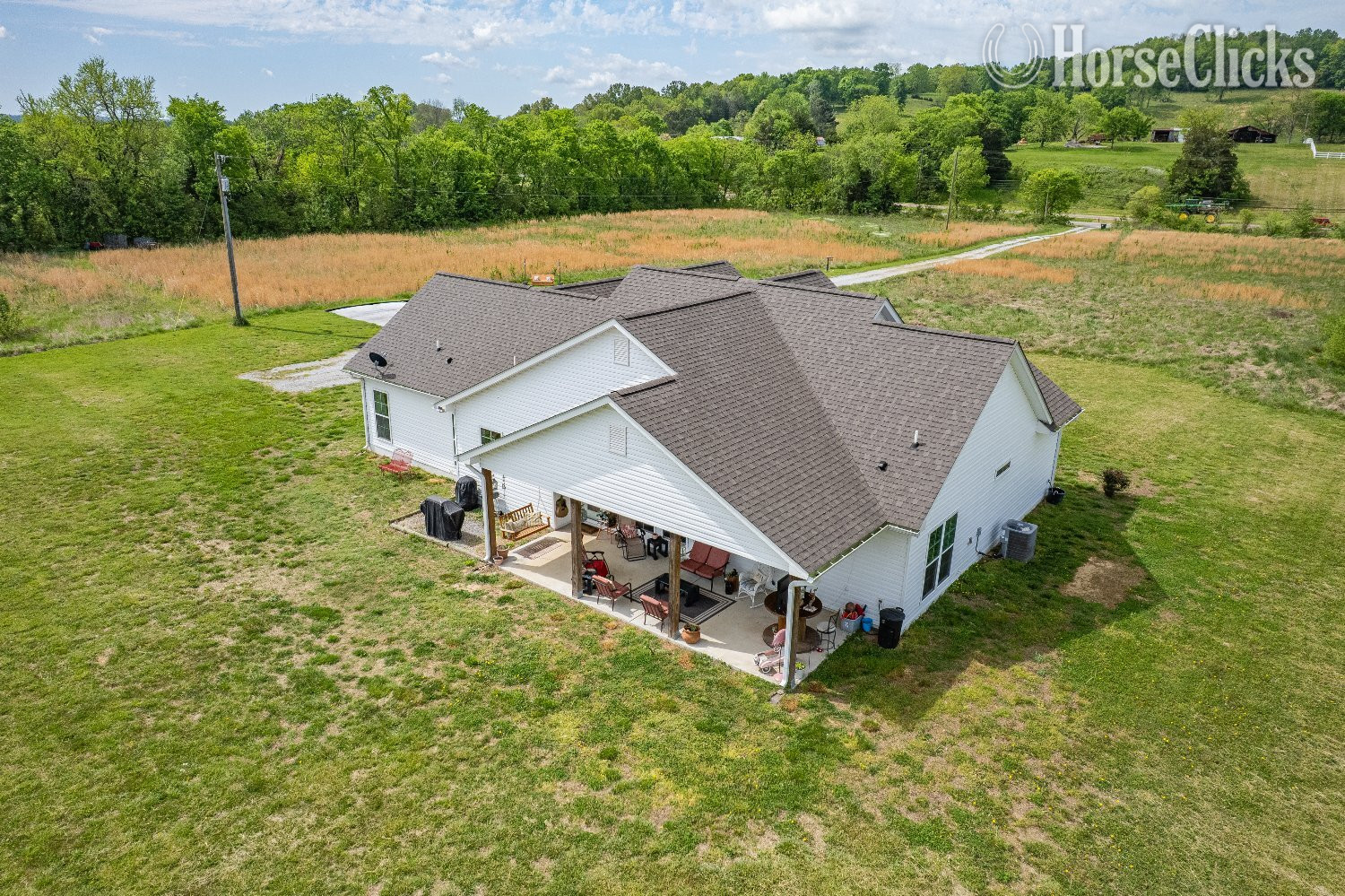 Welcome to 1224 Market St in Elkton, TN! The perfect mini farm opportunity with a beautiful home is one you don't want to miss! - Houses