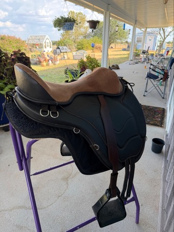 18" FreeForm Hybrid Saddle