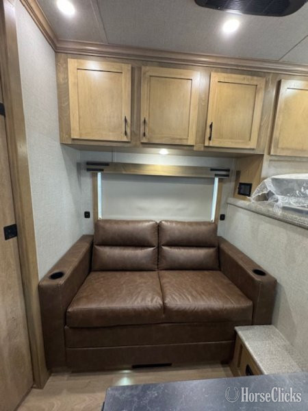 2026 Exiss Trailers Escape 7206 Gooseneck Horse Trailer