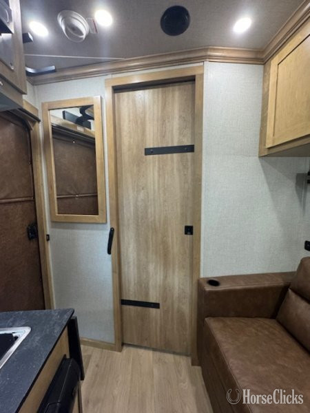 Florida 2026 Exiss Trailers Escape 7206 Gooseneck Horse Trailer