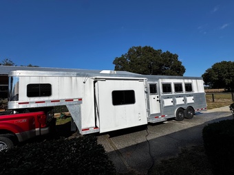 2017 Sierra Trailers  Gooseneck Horse Trailer