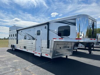 2025 Lakota Bighorn Gooseneck Horse Trailer