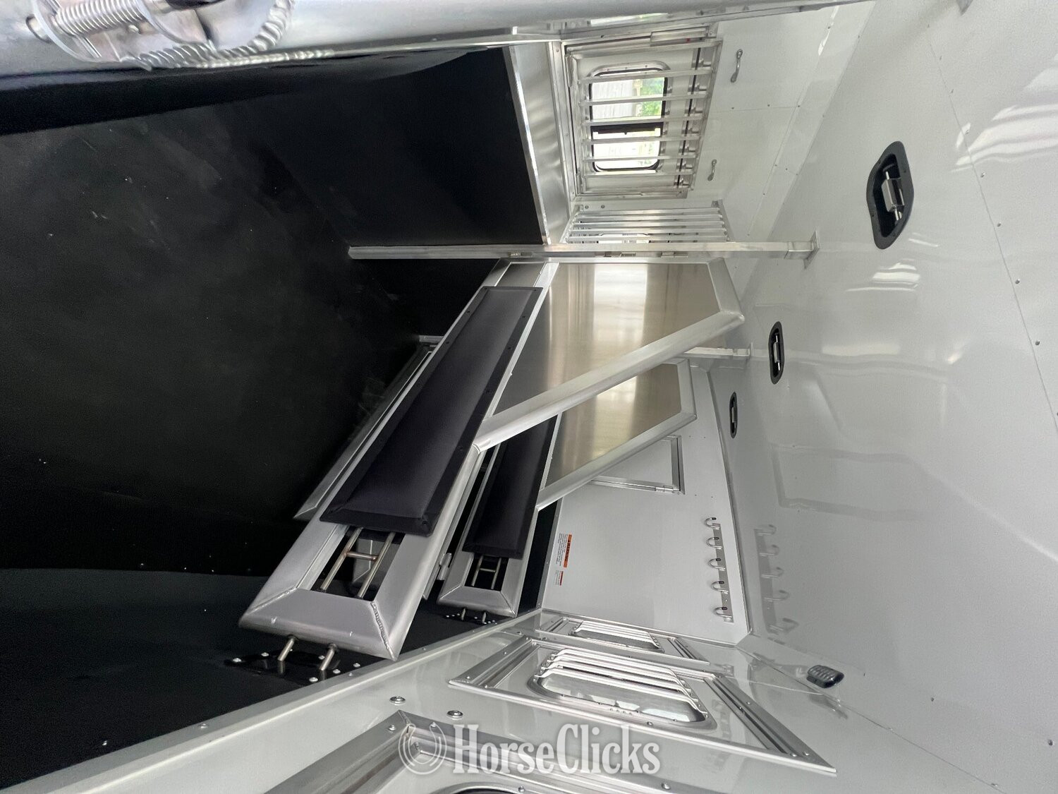 2025 Lakota Infinity Gooseneck Horse Trailer