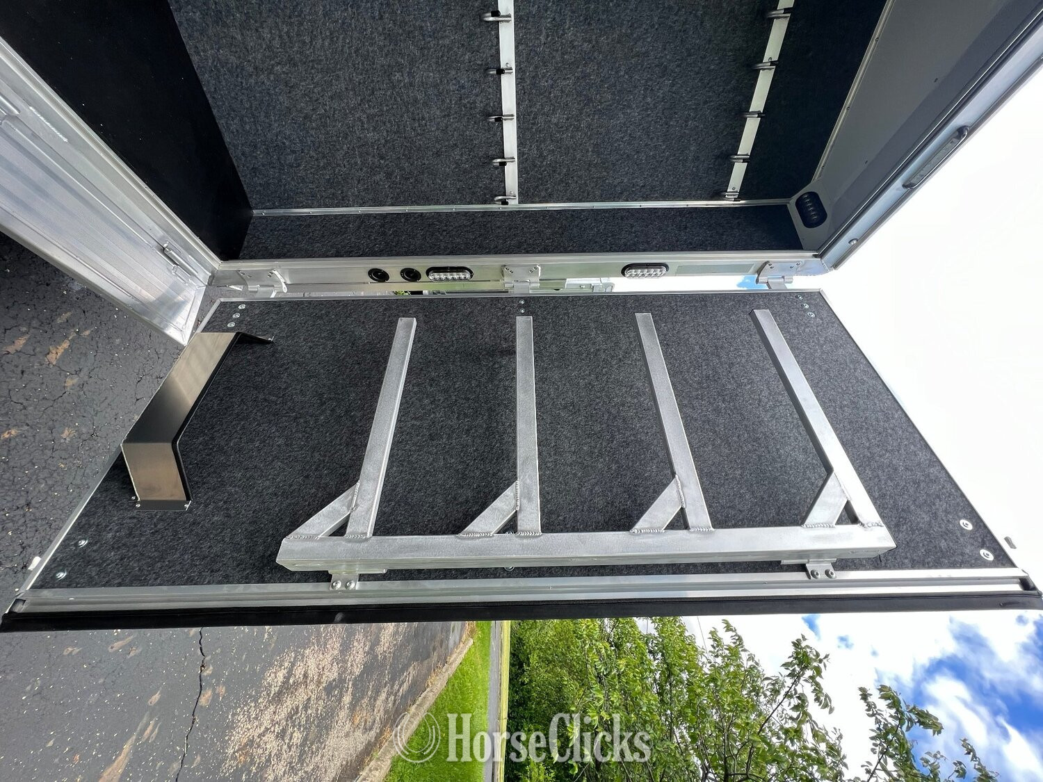 2025 Lakota Infinity Gooseneck Horse Trailer - Horse Trailers