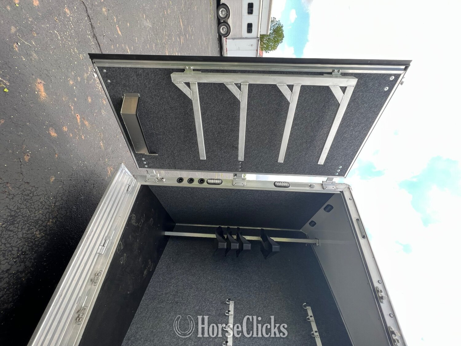 Horse Trailers - 2025 Lakota Infinity Gooseneck Horse Trailer in Ohio