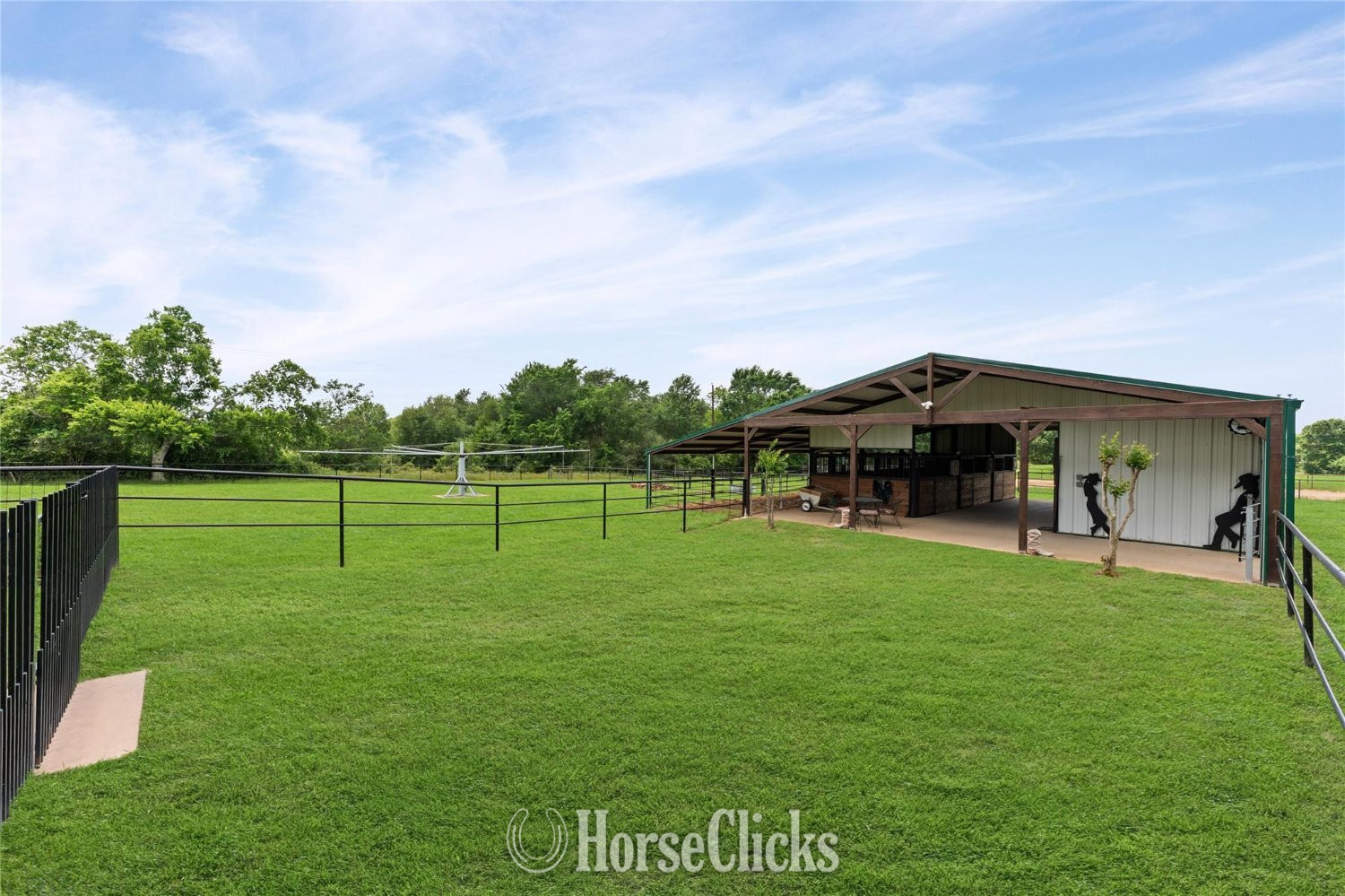 Country Property - 12 AC Equestrian Estate