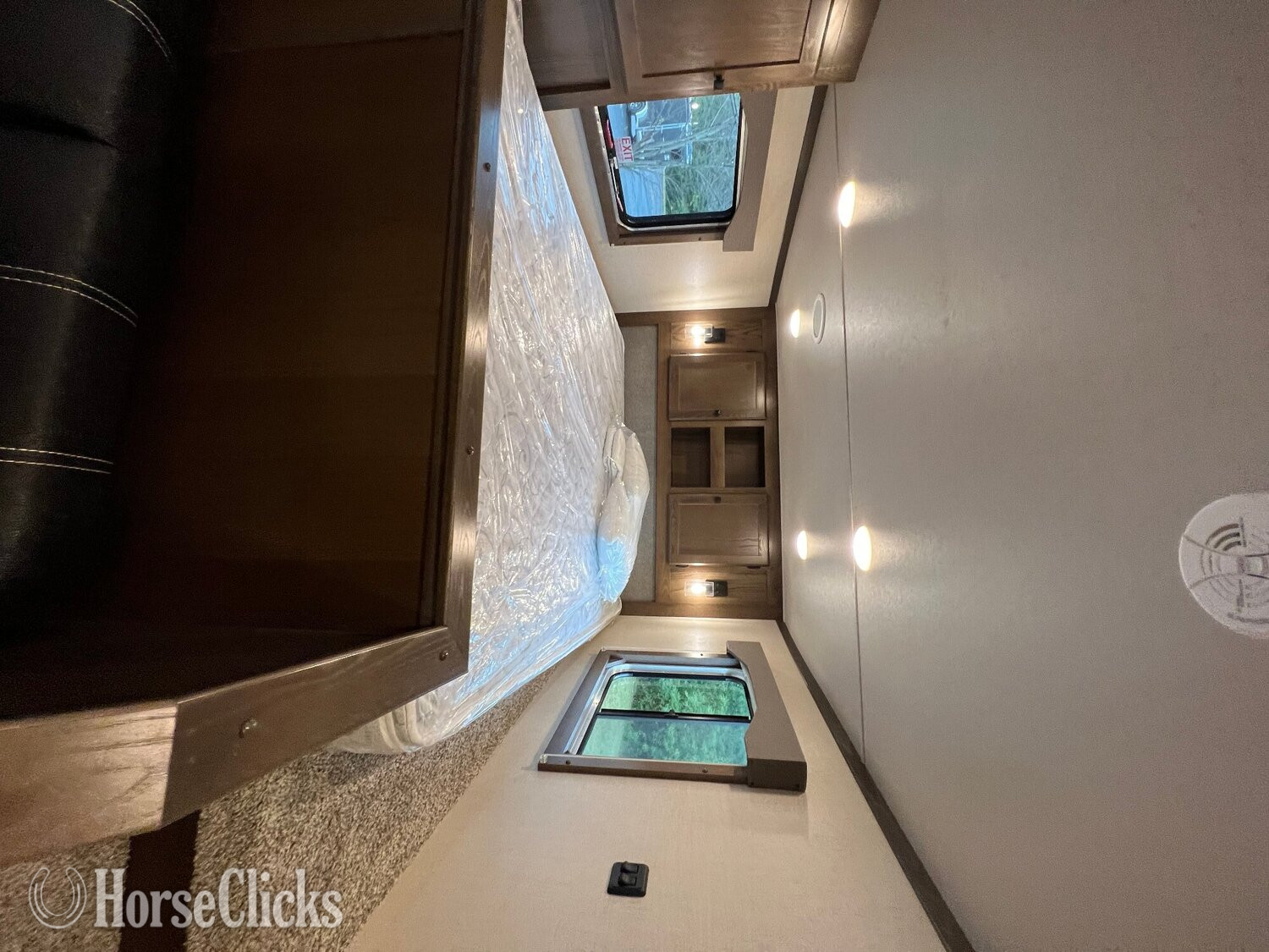 2025 Lakota Charger Gooseneck Horse Trailer - Horse Trailers