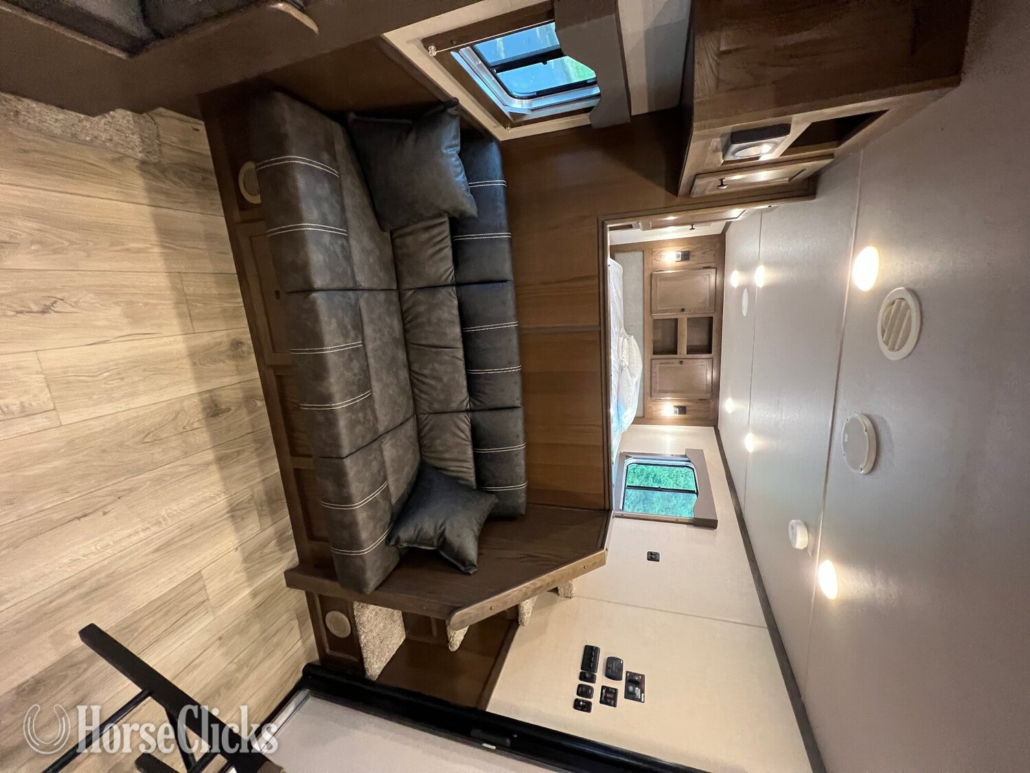 Horse Trailers - 2025 Lakota Charger Gooseneck Horse Trailer in Ohio