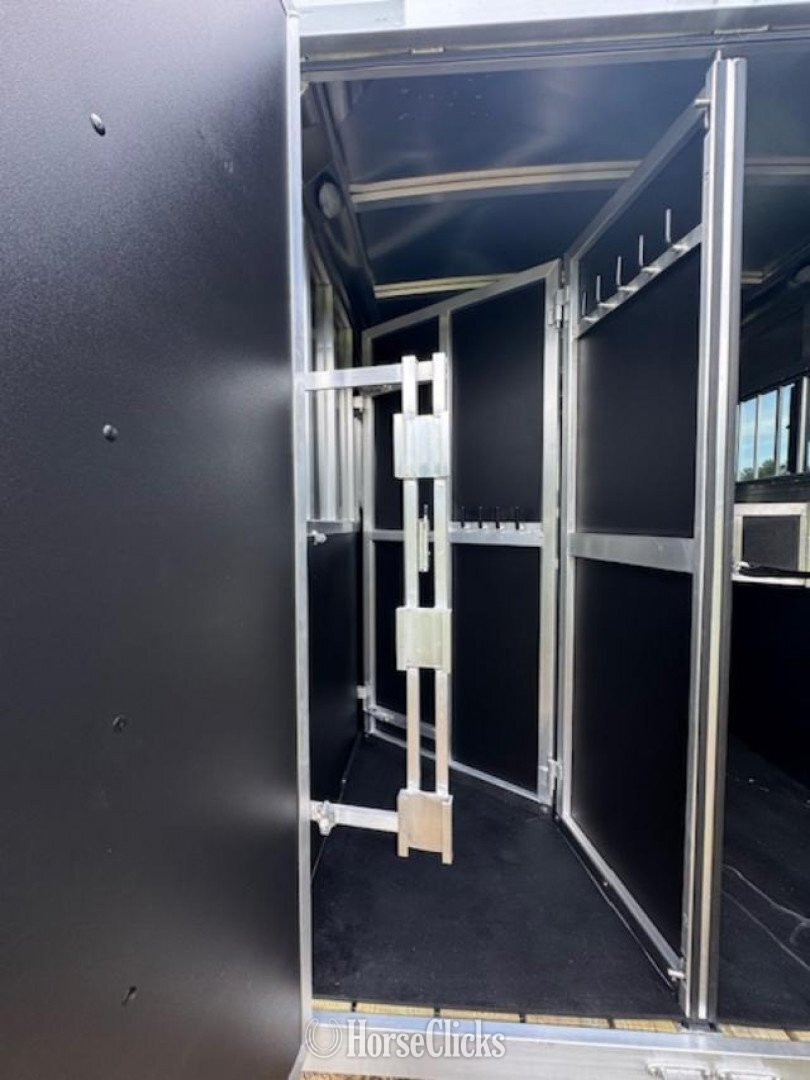2026 Shadow Trailers Stablemate Bumper Pull Horse Trailer Florida