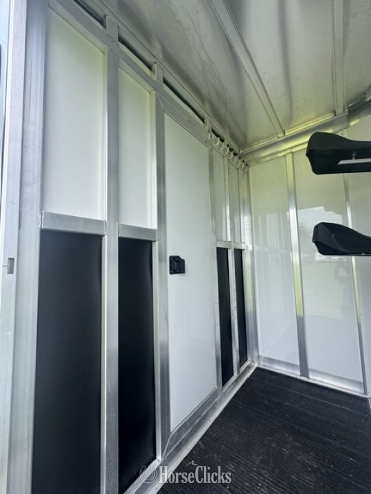 Horse Trailers - 2025 Bar M 2025 Bar-M Trailers  2H Straight Load Horse Trailer Bumper Pull Horse Trailer