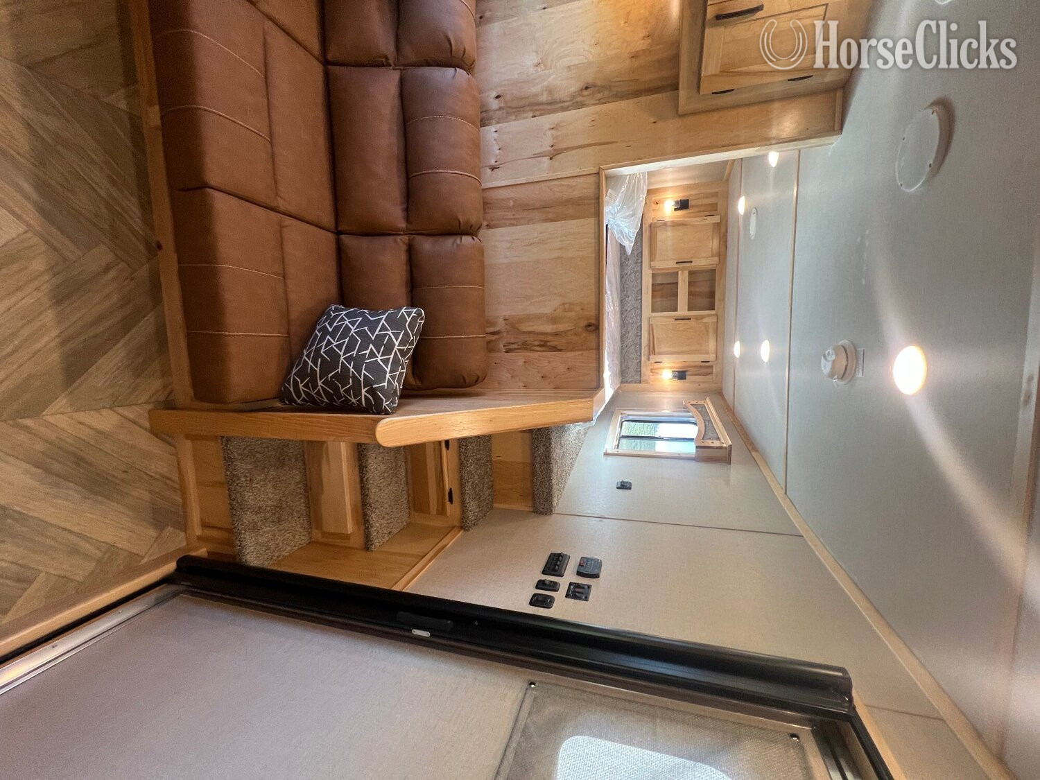 Horse Trailers - 2025 Lakota Charger Gooseneck Horse Trailer in Ohio