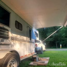 2000 Sundowner Trailers  Gooseneck Horse Trailer