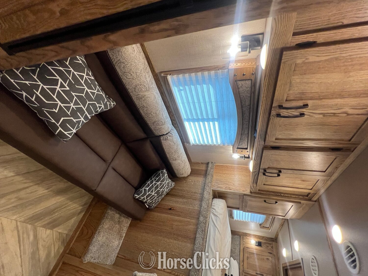 2025 Lakota Charger Gooseneck Horse Trailer - Horse Trailers