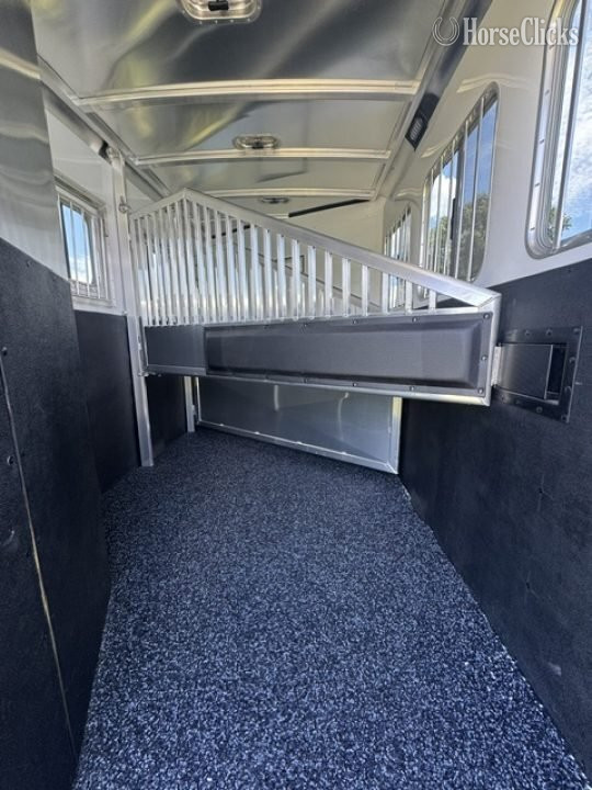 2026 Exiss Trailers Escape 7308 LQ Gooseneck Horse Trailer - Horse Trailers in Florida