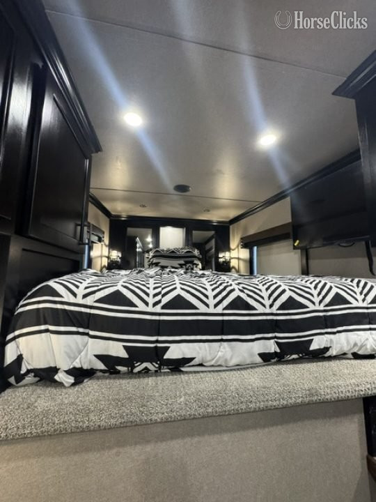 Horse Trailers - 2026 Exiss Trailers Escape 7308 LQ Gooseneck Horse Trailer in Florida