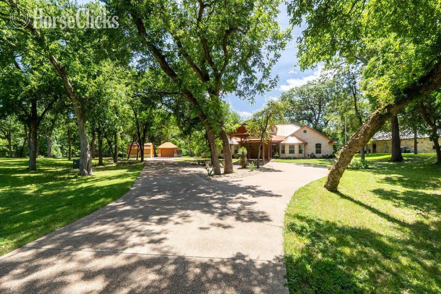 1465 Waters Edge Lane, Glen Rose, Texas 76043 - Houses in Texas