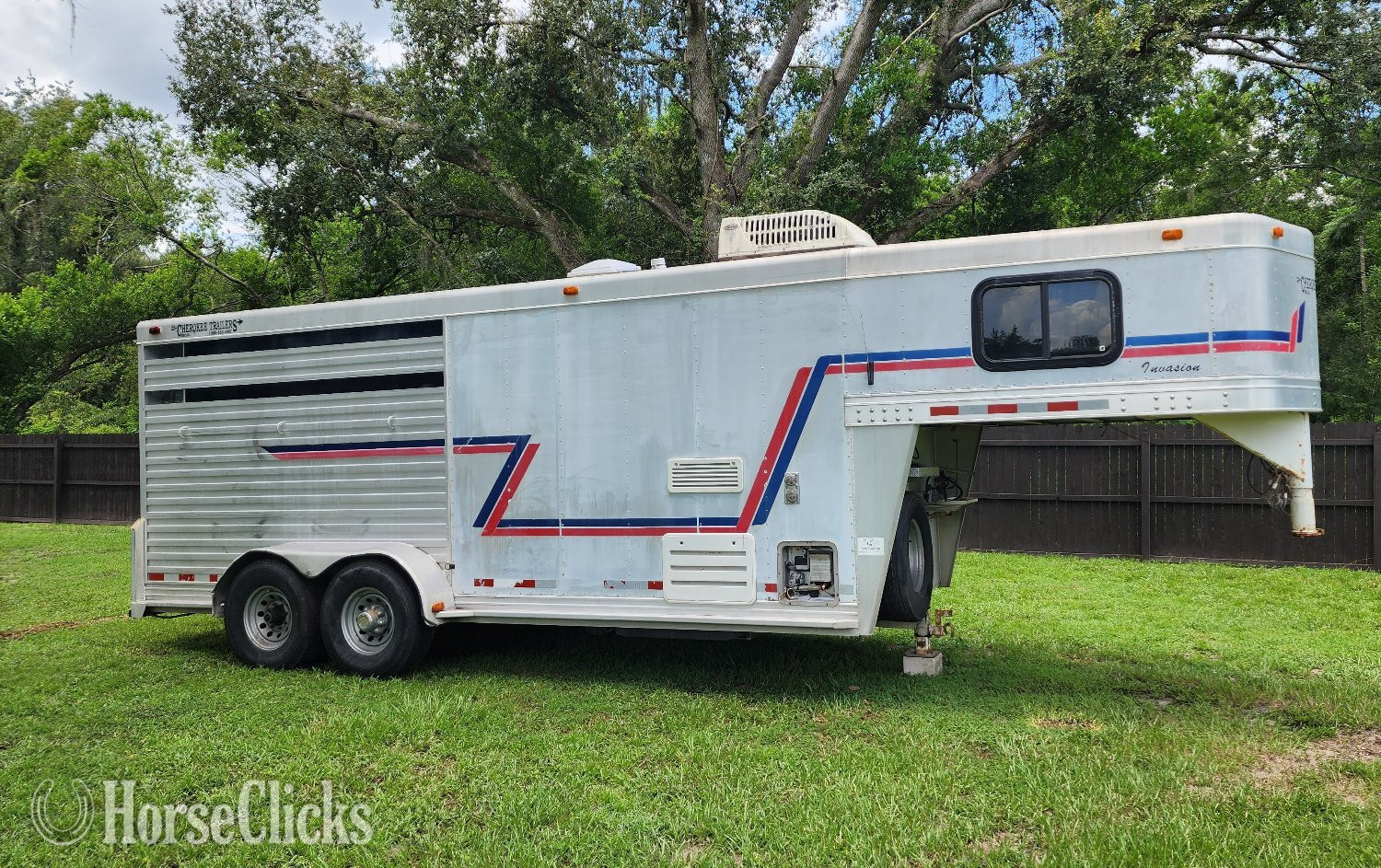 2002 Cherokee Trailers  Gooseneck Horse Trailer