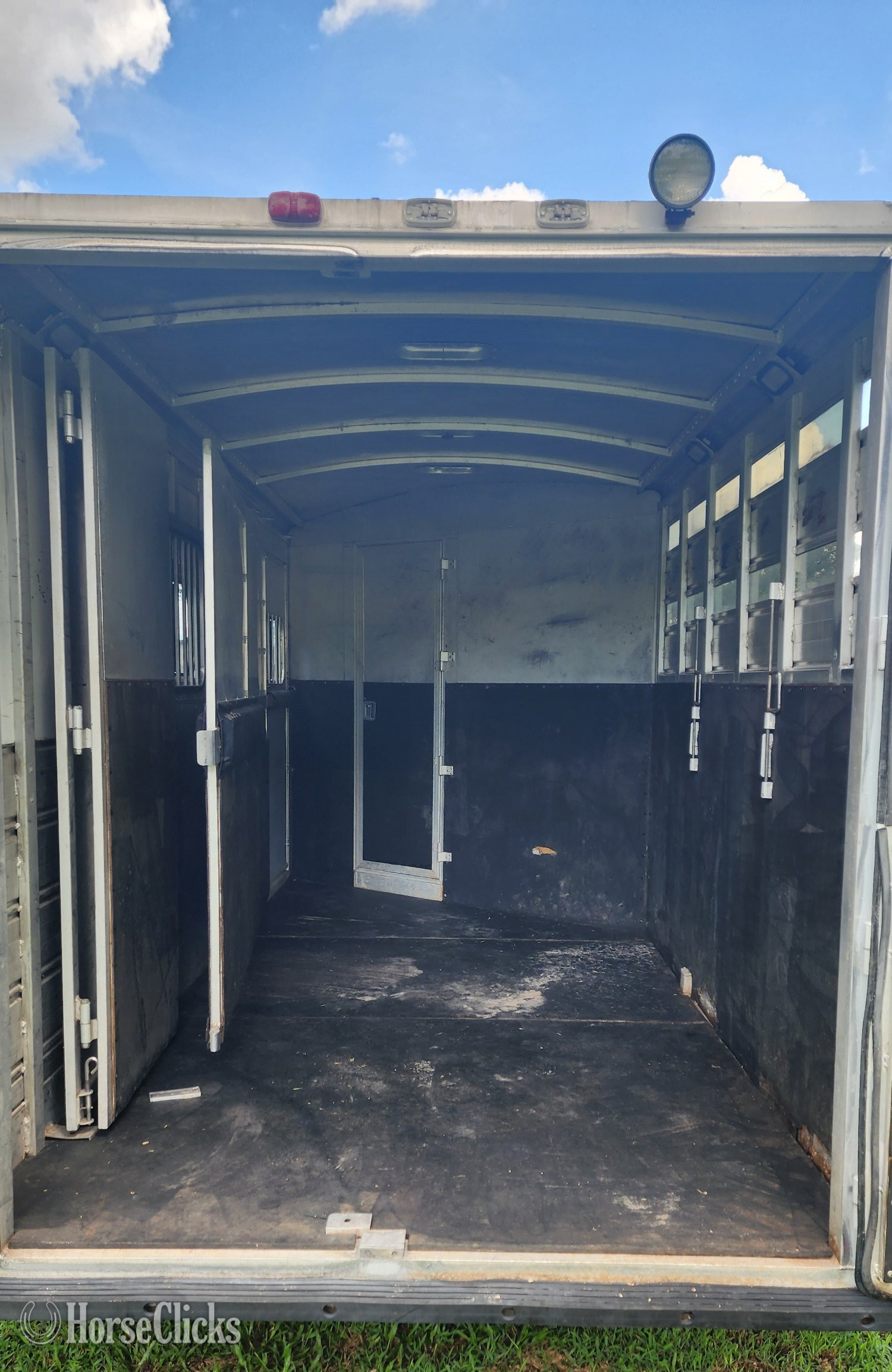 Horse Trailers - 2002 Cherokee Trailers  Gooseneck Horse Trailer