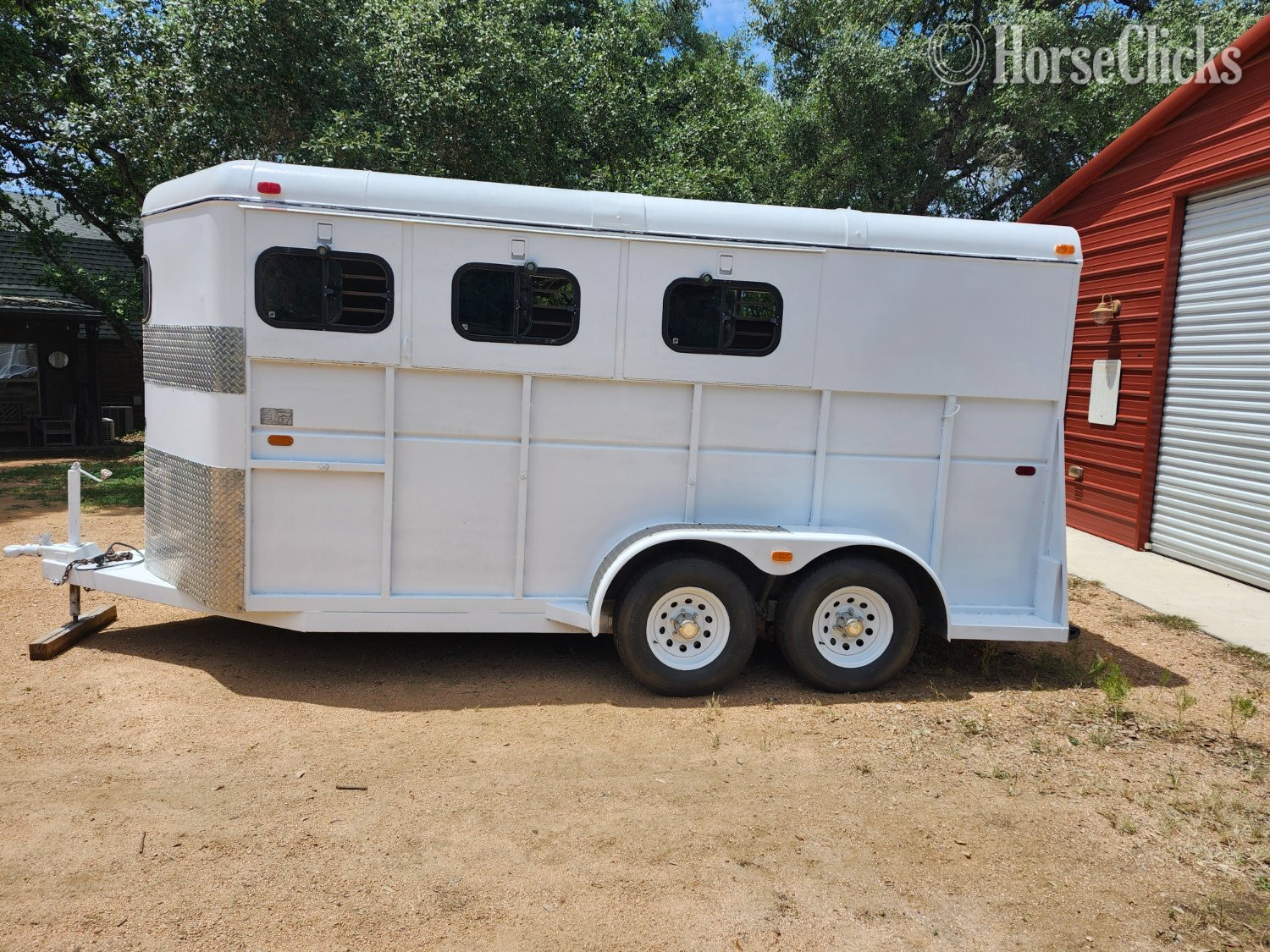 1999 Logan Coach Wrangler Bumper Pull Horse Trailer - Horse Trailers