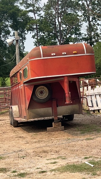 Gooseneck Horse Trailer