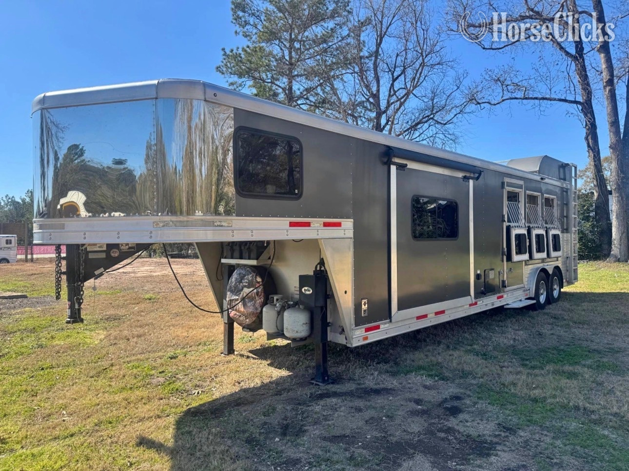 2018 Lakota Charger Gooseneck Horse Trailer