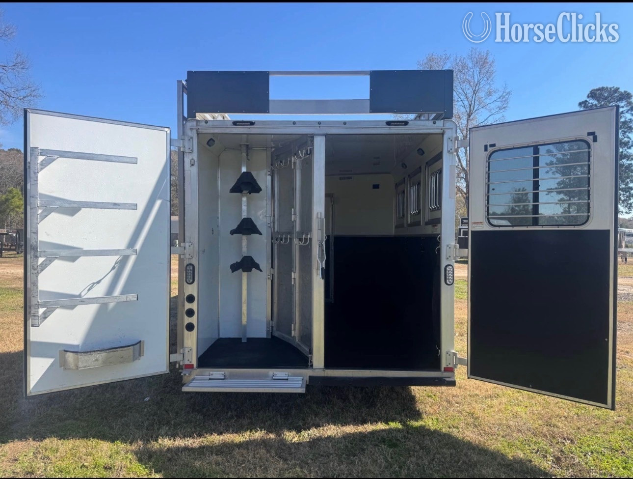 2018 Lakota Charger Gooseneck Horse Trailer - Horse Trailers in Texas