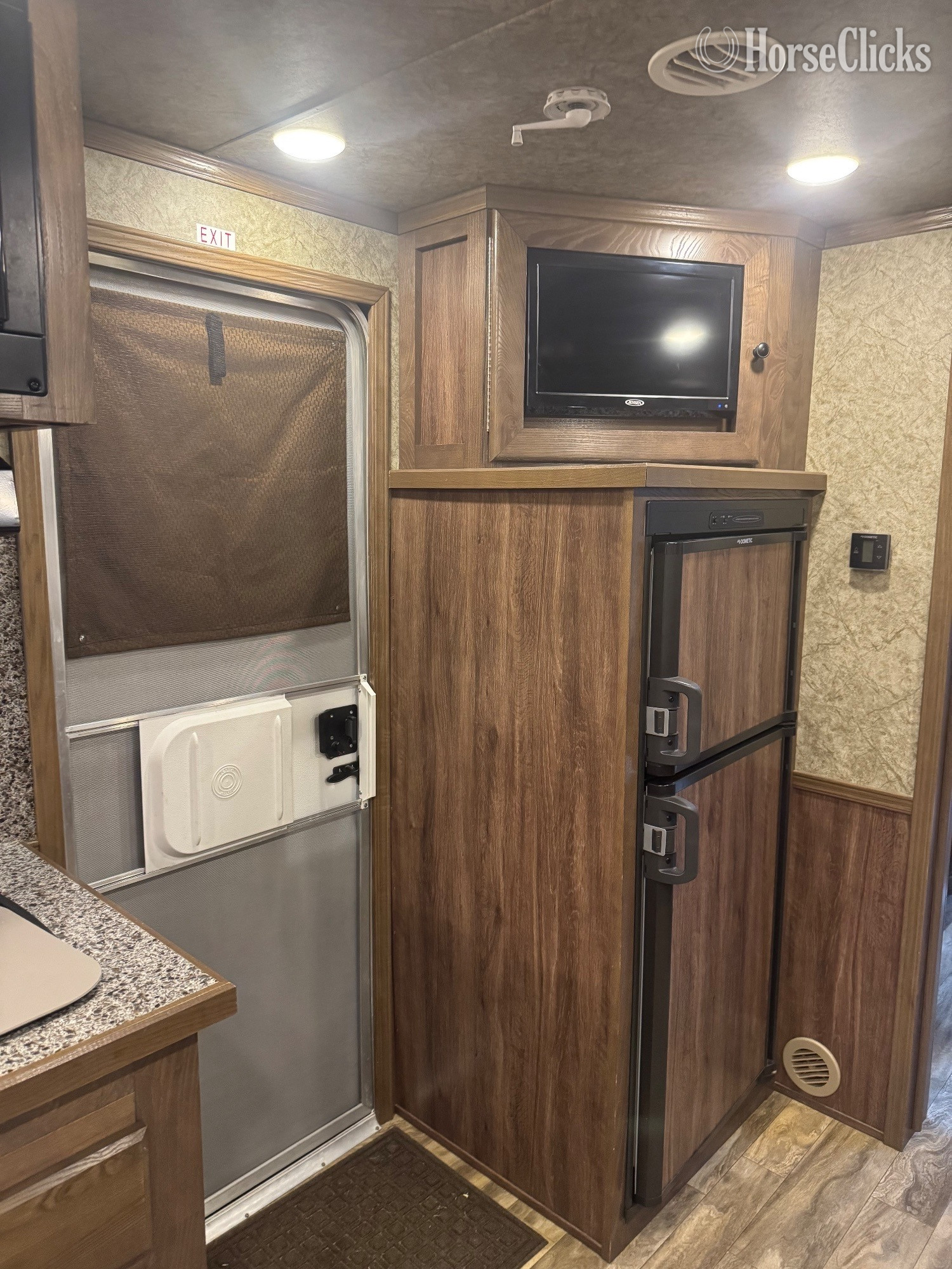 Horse Trailers - 2018 Lakota Charger Gooseneck Horse Trailer
