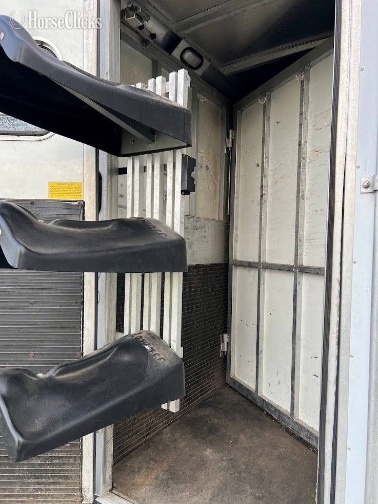 1998 Sundowner Trailers  Gooseneck Horse Trailer - Horse Trailers