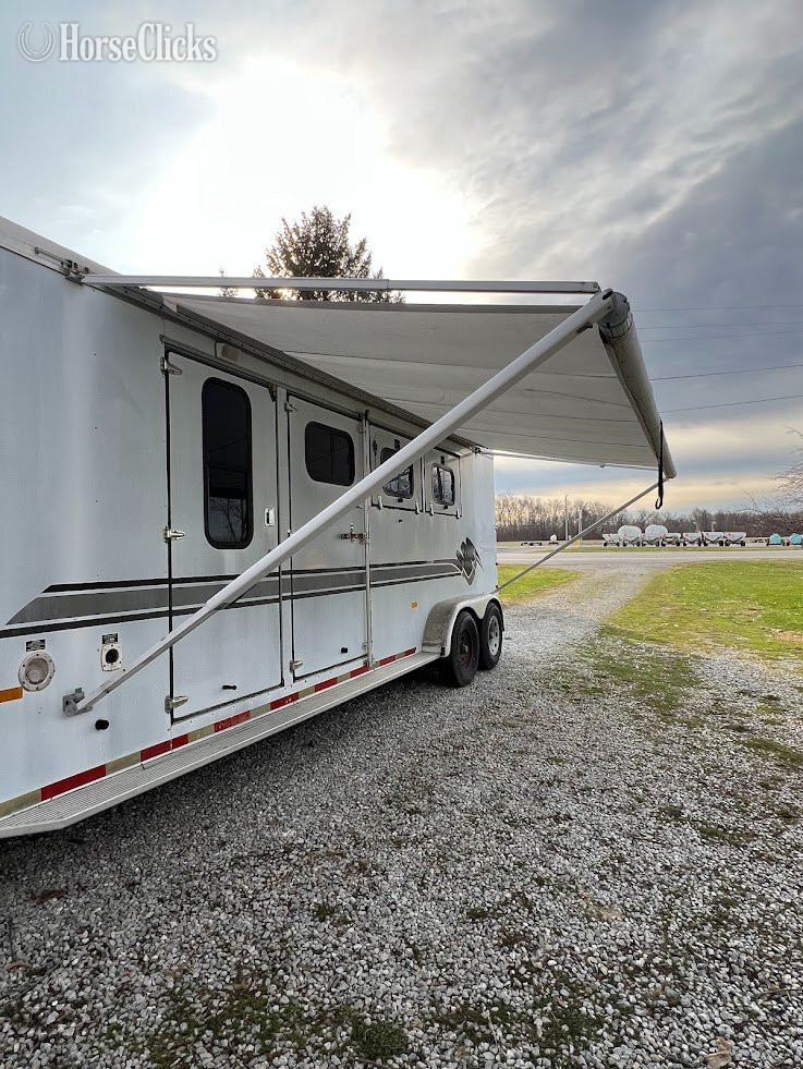 Horse Trailers - 1998 Sundowner Trailers  Gooseneck Horse Trailer in Ohio