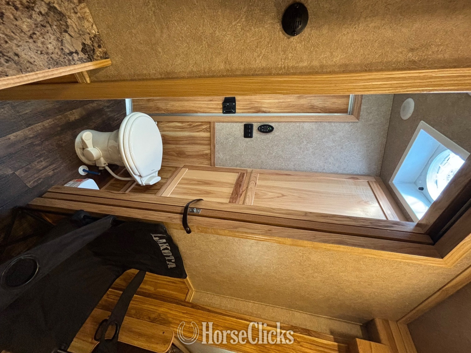 2020 Lakota Charger Gooseneck Horse Trailer Ohio