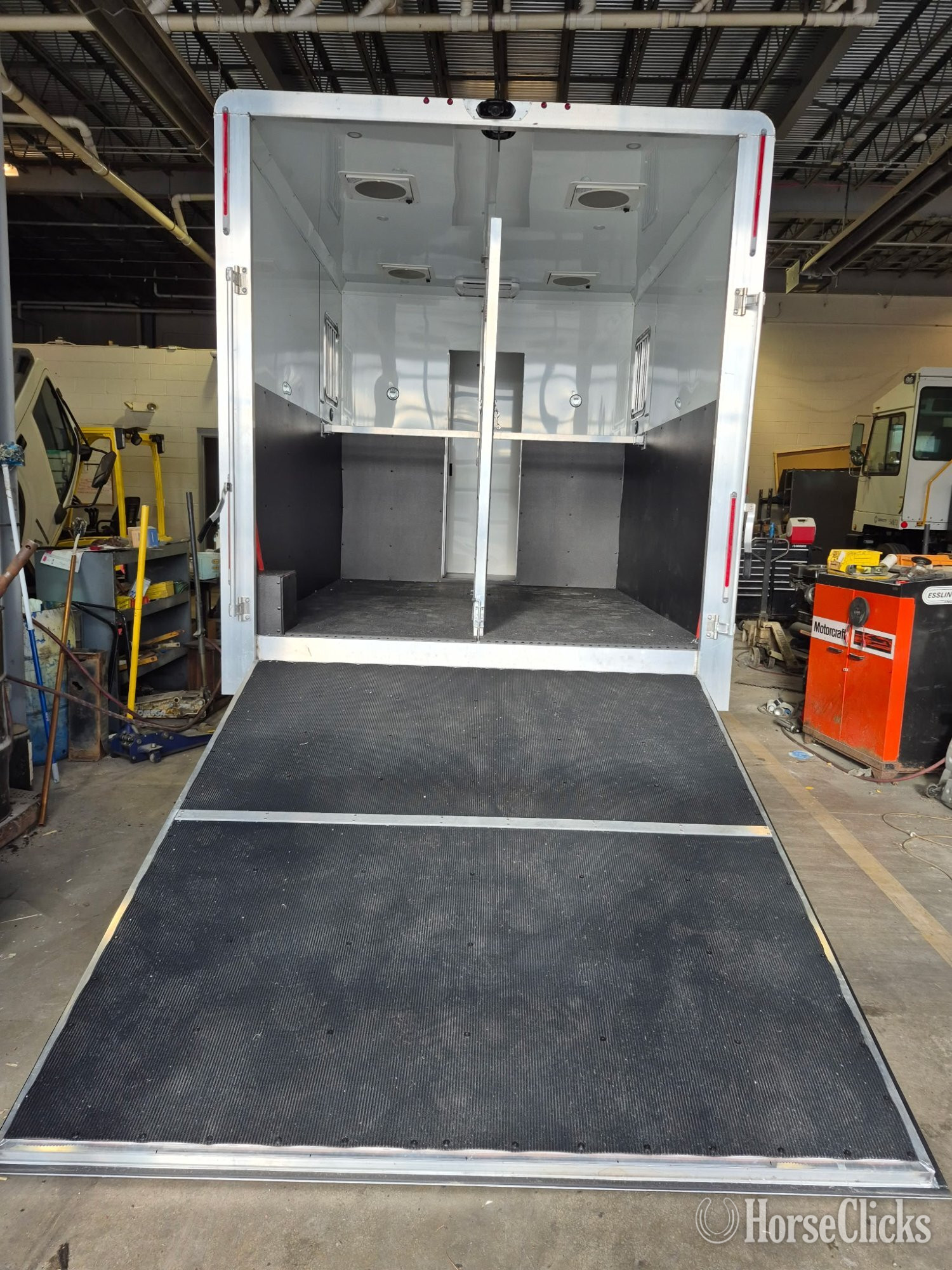 2014    Horse Trailer