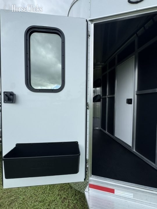 Horse Trailers - 2027 Shadow Trailers  2H STR W/ Side Ramp Bumper Pull Horse Trailer in Florida