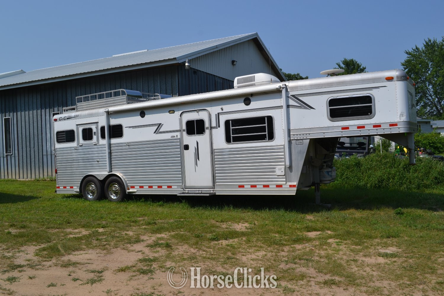 2005 C&C Show Stopper Gooseneck Horse Trailer in Wisconsin