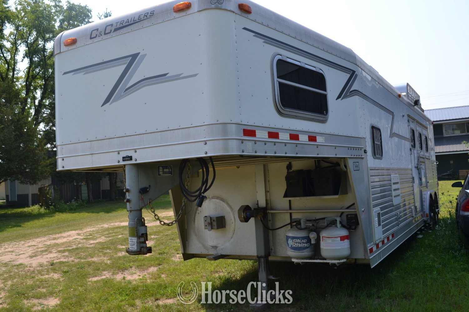 2005 C&C Show Stopper Gooseneck Horse Trailer