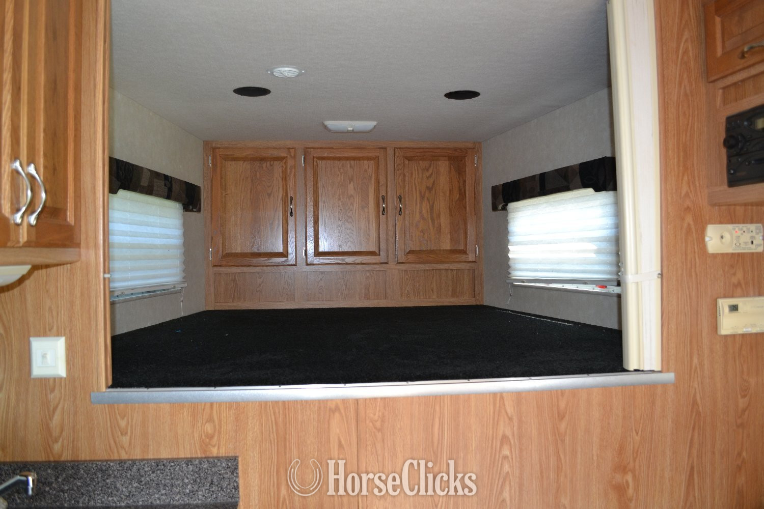 Horse Trailers - 2005 C&C Show Stopper Gooseneck Horse Trailer