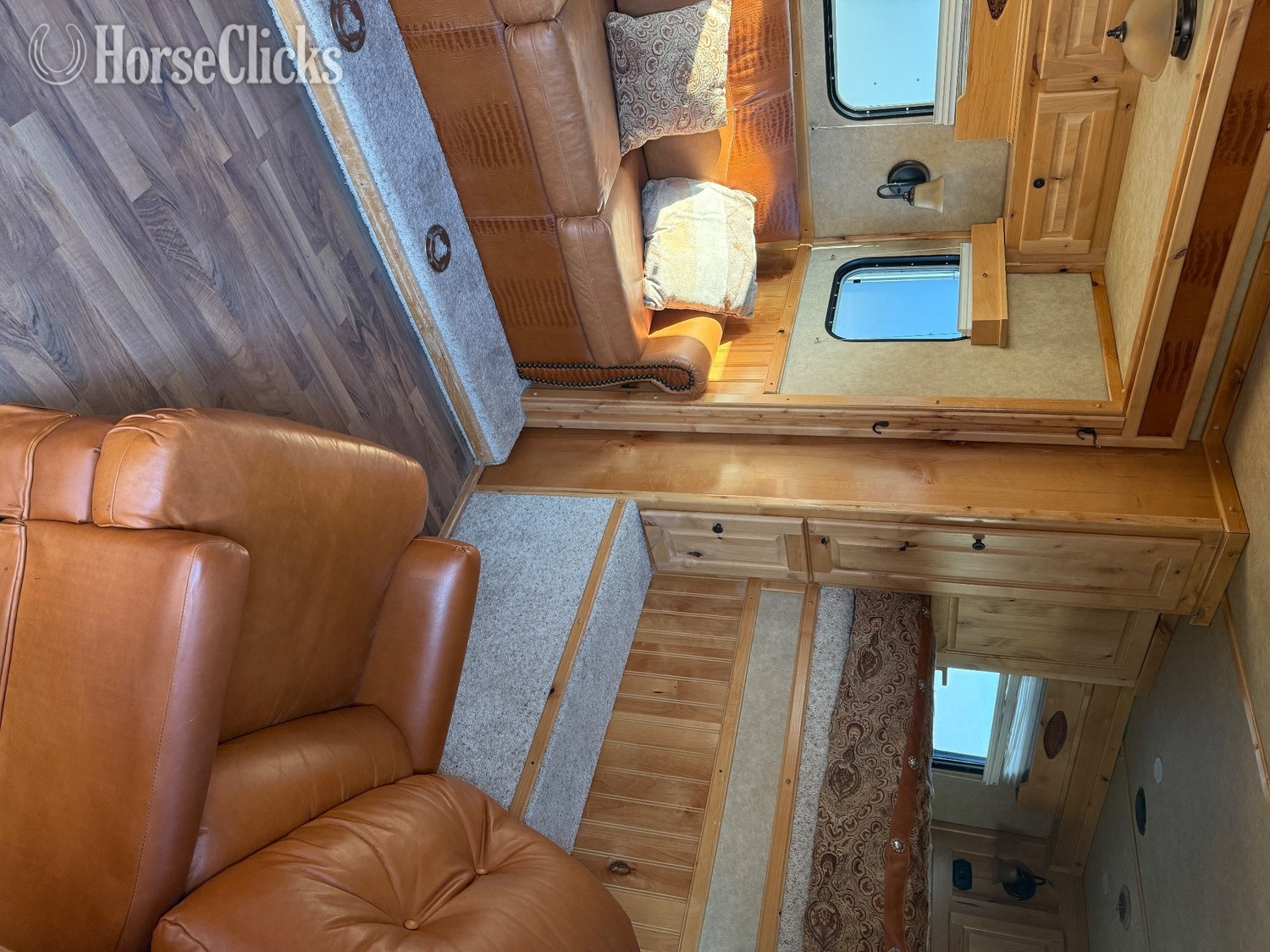 2009 Logan Coach XTR Gooseneck Horse Trailer in California