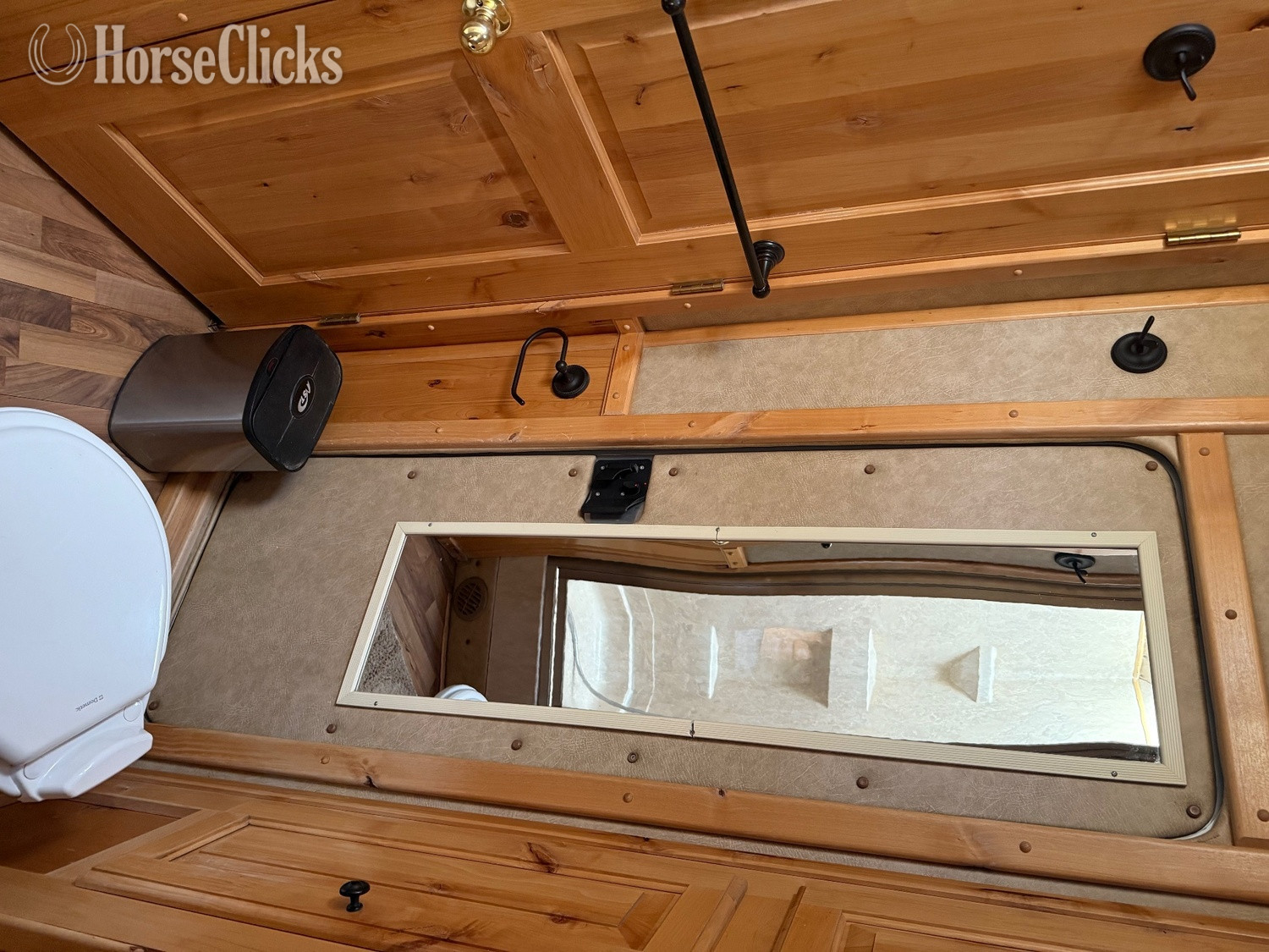 2009 Logan Coach XTR Gooseneck Horse Trailer California
