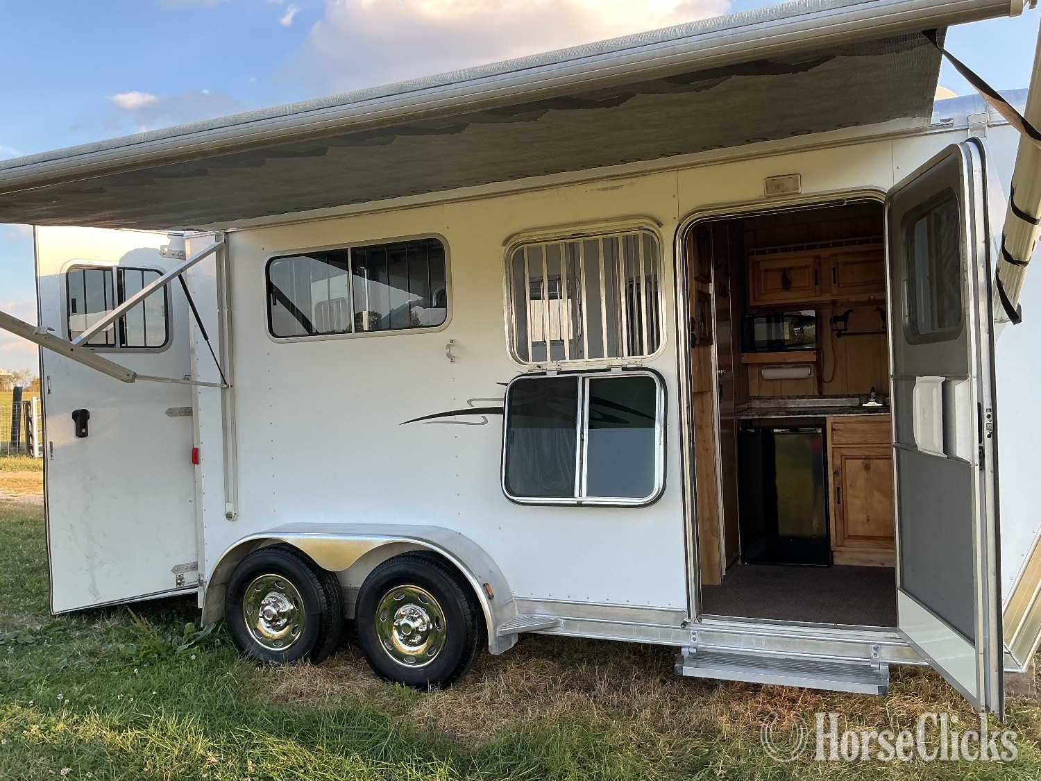 2007 Featherlite Trailers Model number 9607 Gooseneck Horse Trailer in Kentucky