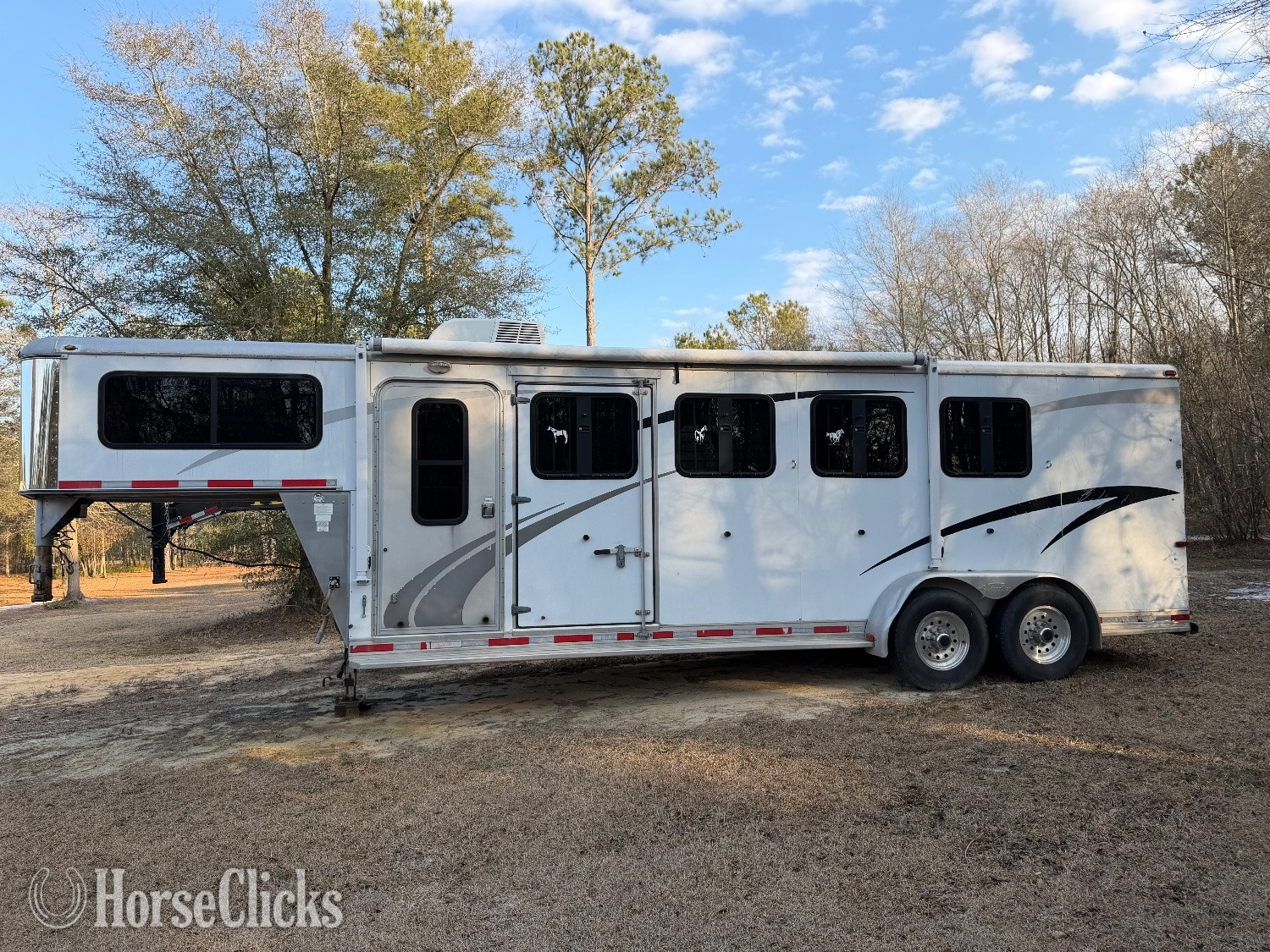 2006 Silver Star Trailers  Gooseneck Horse Trailer in North Carolina